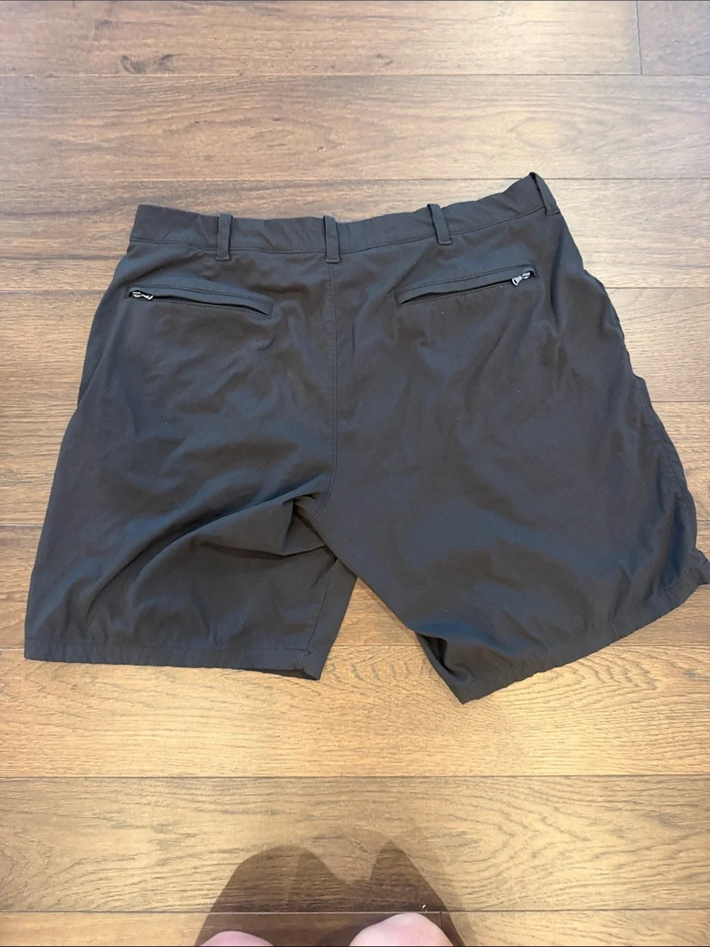 J. Crew Black Athleisure Stretch Shorts in Size 36 with 9” Inseam - C10-053